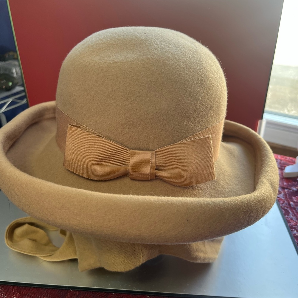 Vintage Women’s Fedora by Betmar - Picture 3 of 9